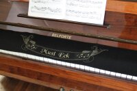 Klavierläufer mit Motiv "Banderole" und Wunschtext