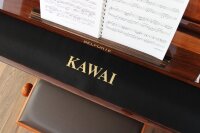 Klavierläufer mit Wunschtext bis 6 Buchstaben – Individuell bestickter Tastenläufer