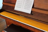 Klavierläufer mit Motiv "Violin- und Basschlüssel" und Wunschtext