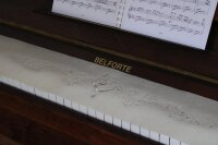 Klavierläufer mit Motiv "Notenlinien"