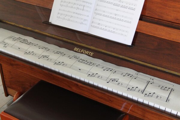 Klavierläufer mit Motiv "Für Elise" 100% Schurwolle – Bestickter Tastenläufer