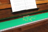Klavierläufer mit Motiv Violinschlüssel und...